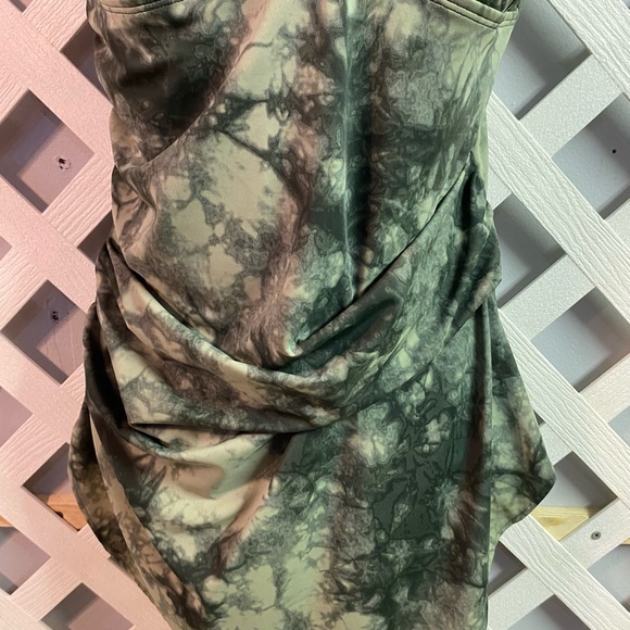 Denim & Co. Beach Sweetheart Front Skirt Swim Dress Olive Tie Dye Regular 14 - Picture 5 of 7